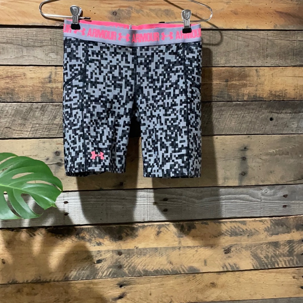 UA Women's softball padded sliding shorts